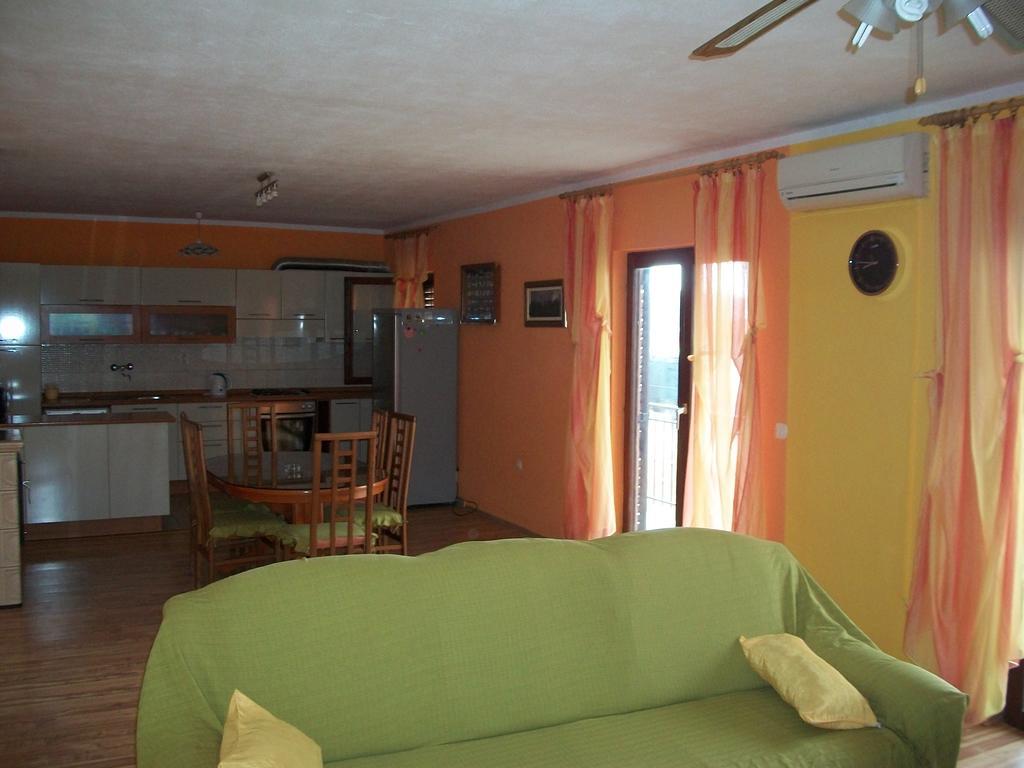 Luka Apartment
